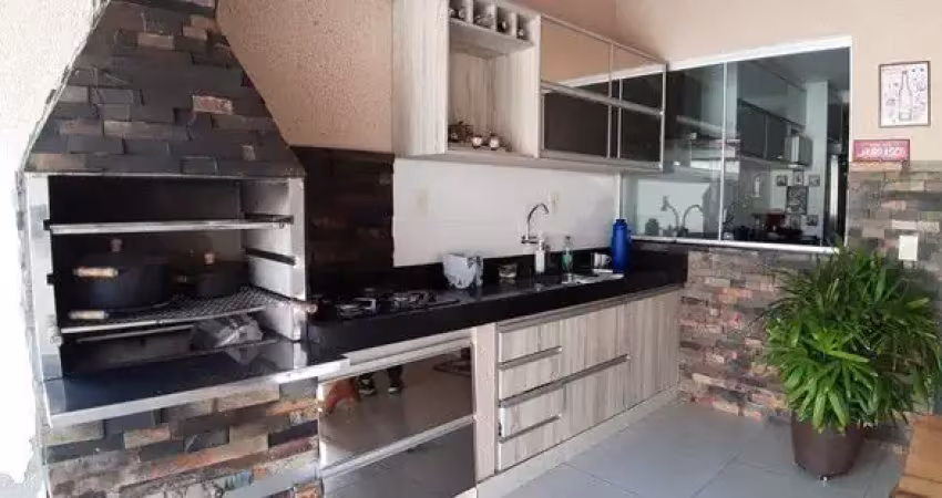Casa com 3 Quartos e 2 banheiro à Venda, 137m²Engenho Velho - Embu das Artes, São Paulo