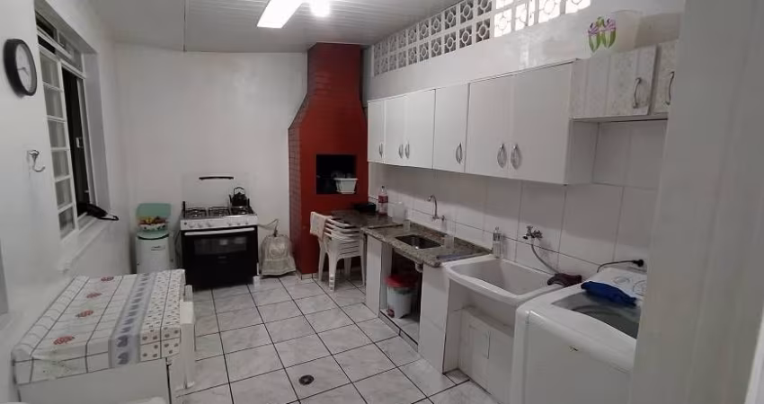 Linda casa com 3 quartos sendo 1 suite, 2 vagas - Jardim Angelica - Guarulhos