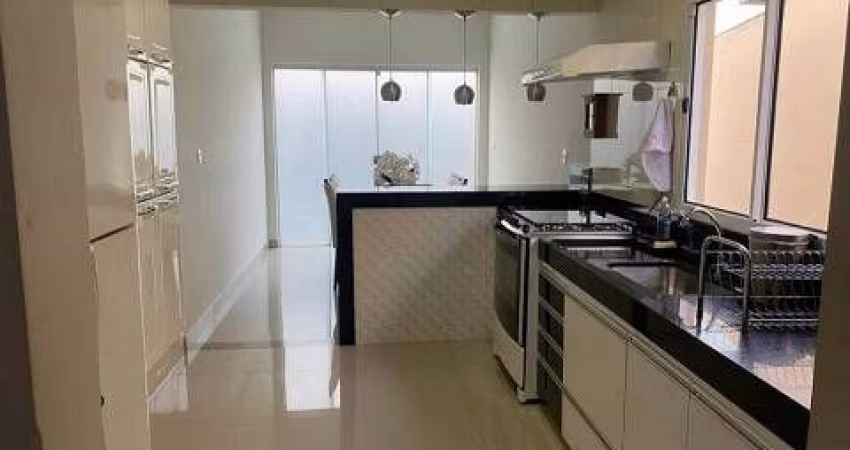 Casas com 3 Quartos e 3 banheiros à Venda em Jardim Leonor