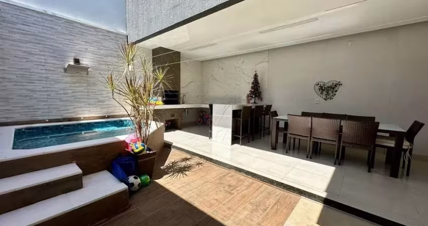 Casas de Condomínio com 3 Quartos e 3 banheiros à Venda em Jardim Carolina