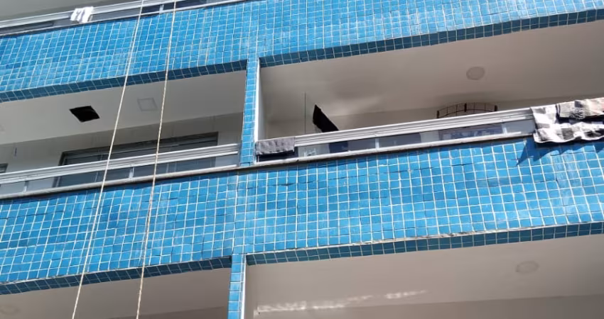 Vendo maravilhoso apto já no contra piso e embolsado!Excelente planta! Varandão e uma vista incrível!  Ótima oportunidade para quem precisa ter seu apto!