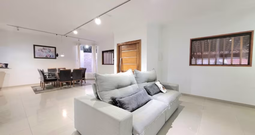 Casa térrea com 3 dormitórios sendo 1 suíte - Jd. São Luiz - Votorantim/SP