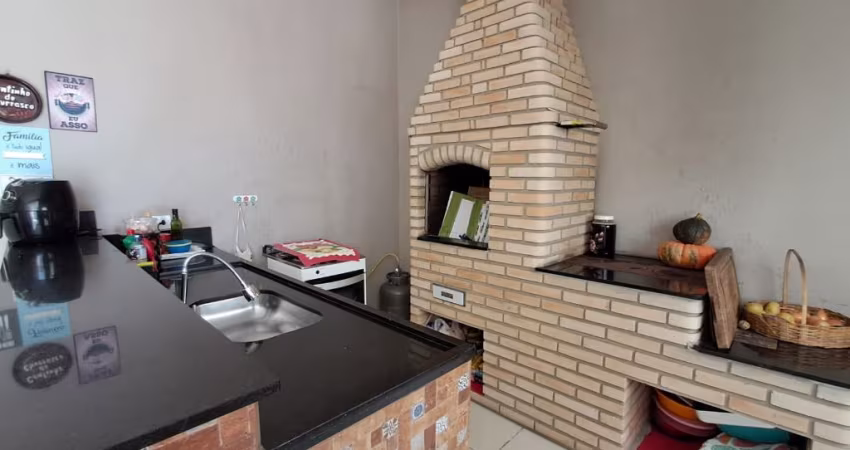 Lindo Sobrado no Jardim São Guilherme – Qualidade, Conforto e Espaço para a Família!
