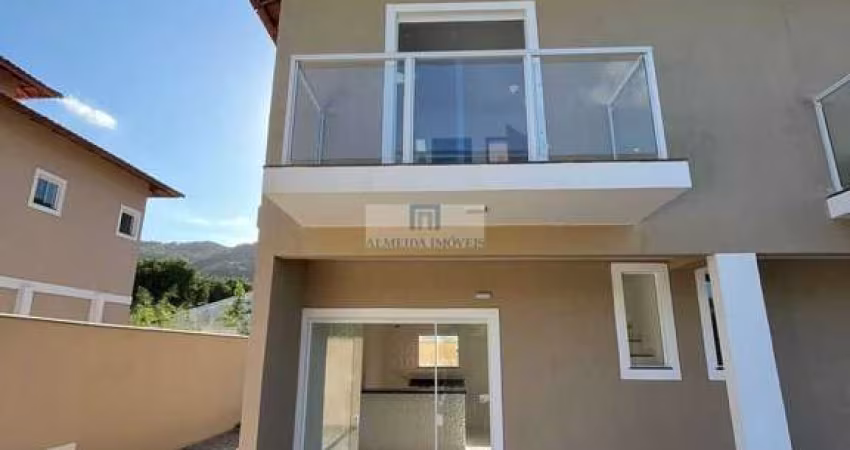 Casa Duplex em São Bento da Lagoa, Maricá/RJ