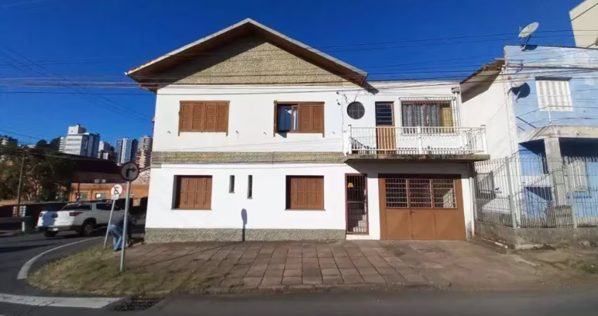 Casa com 3 quartos à venda no Centro, Caxias do Sul 