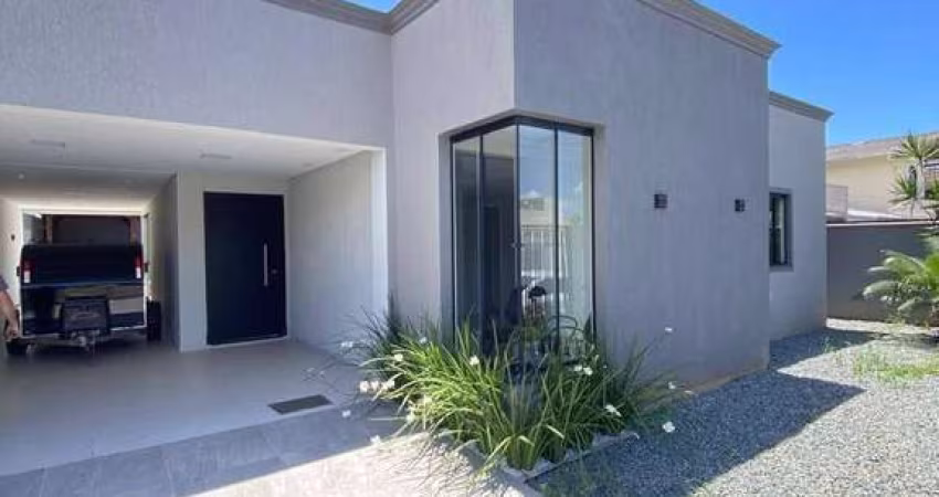 C203 - Residência com piscina em Itapema
