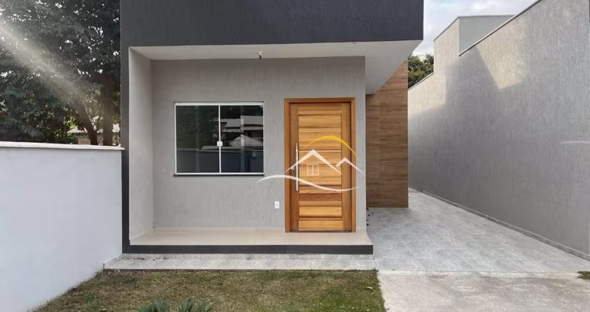 Casa com 2 dormitórios à venda, 70 m² por R$ 399.000,00 - Ubatiba - Maricá/RJ