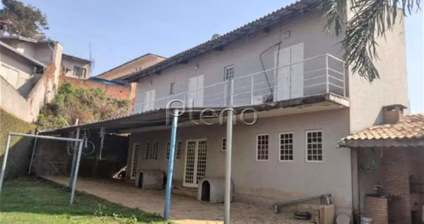 Casa à venda com 3 quartos na Vila Nogueira, Campinas.