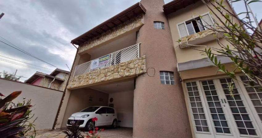 Casa à venda com 3 quartos no Taquaral, Campinas.