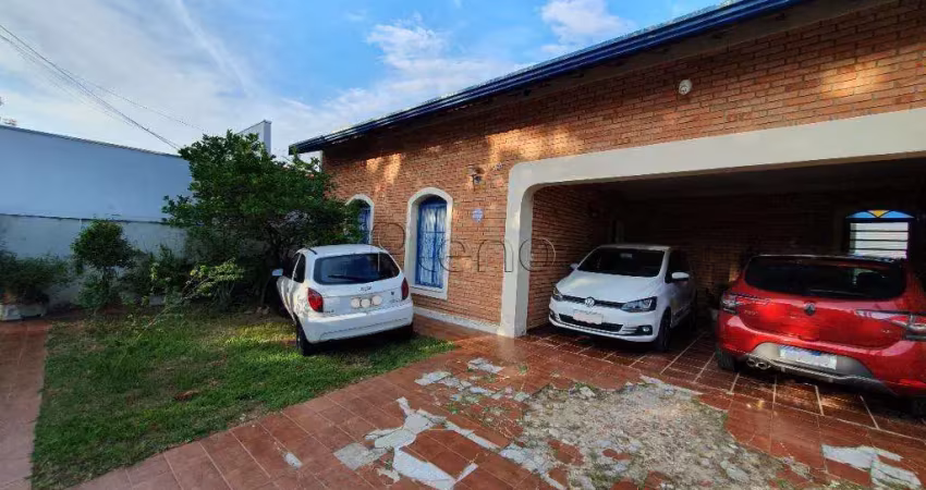 Casa à venda com 3 quartos no Parque São Quirino, Campinas.