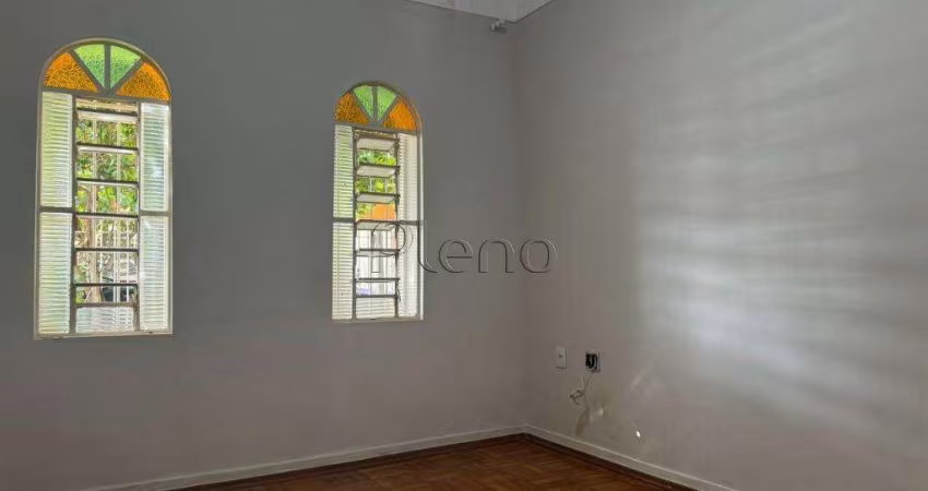 Casa à venda com 3 quartos no Jardim Dom Nery, Campinas.