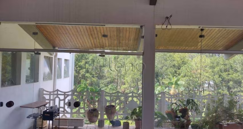 Casa à venda com 6 quartos no Condomínio Estância Marambaia, Vinhedo.