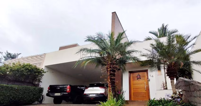 Casa à venda em Valinhos, Condomínio Villagio Fiorentino, com 3 quartos sendo suíte, com 260 m²