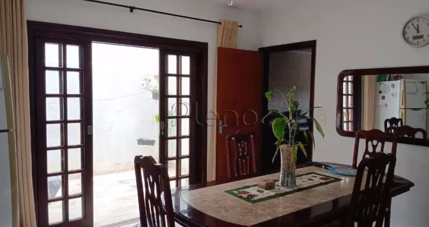 Casa à venda em Campinas, Parque Taquaral, com 4 quartos, com 220 m²