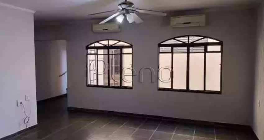 Sobrado à venda em Campinas, Parque São Quirino, com 3 quartos, com 250 m²