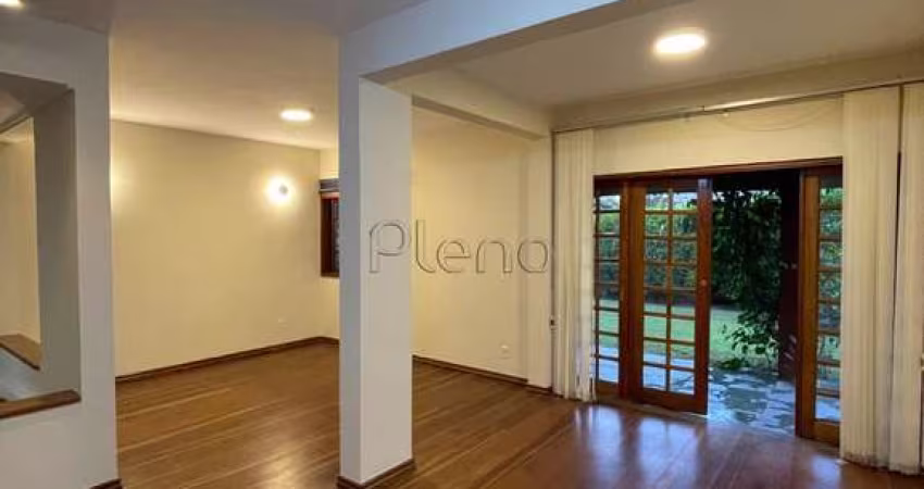 Sobrado à venda em Campinas, Parque da Hípica, com 3 quartos, com 245 m², Condominio Notre Dame