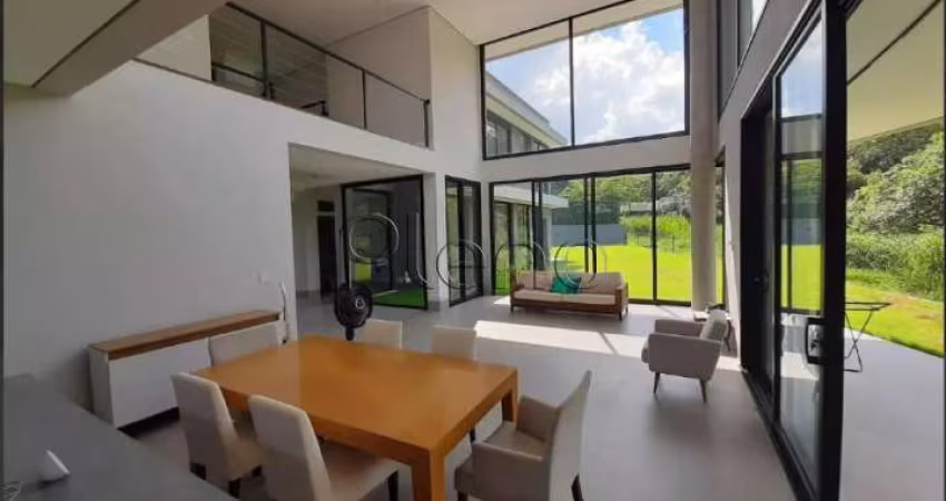 Sobrado à venda em Vinhedo, Monte Alegre, com 3 suítes, com 361 m², Residencial Campo de Toscana