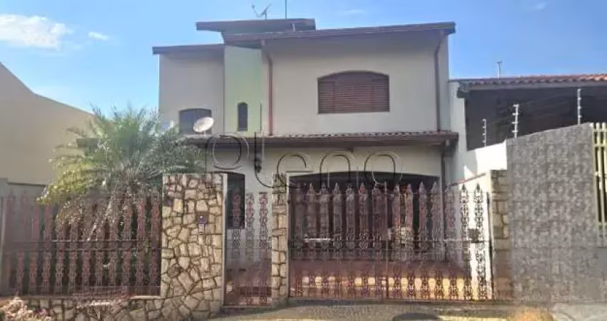 Sobrado à venda em valinhos, jardim pinheiros, com 3 quartos, com 241.34 m²