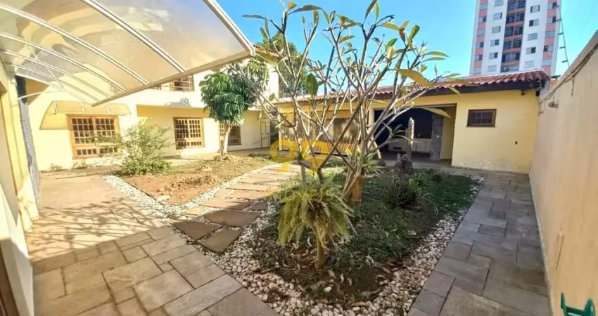 Casa alto padrão para locação - 4 suítes - amplo quintal com jardim e churrasqueira