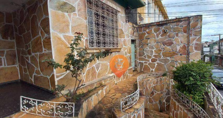 Casa de 3 quartos, quintal e edículas no bairro Santa Tereza