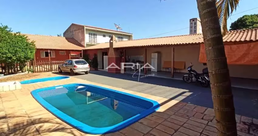 Casa ampla na vila brasil com 4 quartos sendo 1 suíte e 2 piscinas - londrina pr