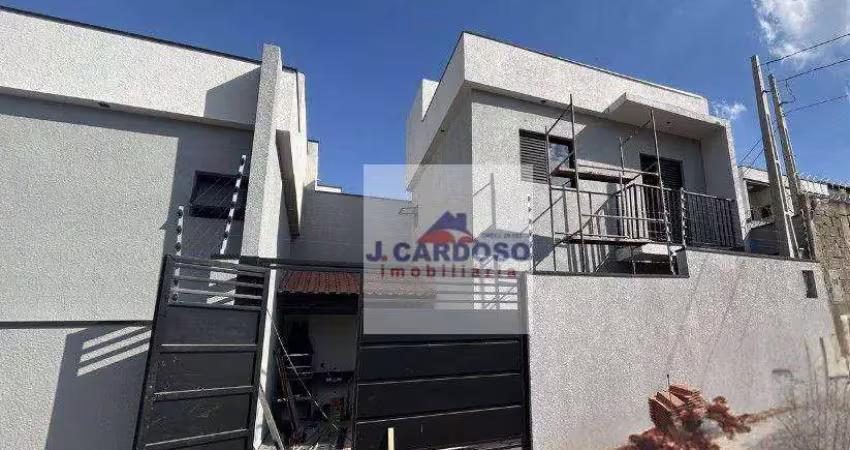 Sobrado novo com 2 dorm, varanda e churrasqueira, total – 75m²