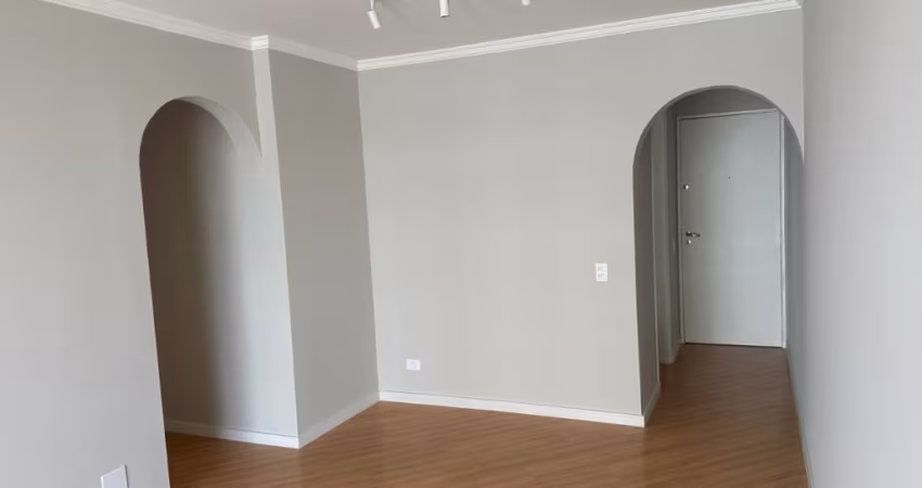 Apartamento totalmente reformado na Vila Suzana!