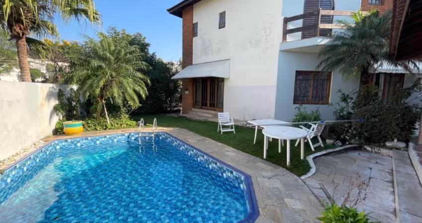 Casa à Venda | 4 Quartos | 2 Suítes | Piscina | Condomínio Fechado no Parque dos Príncipes