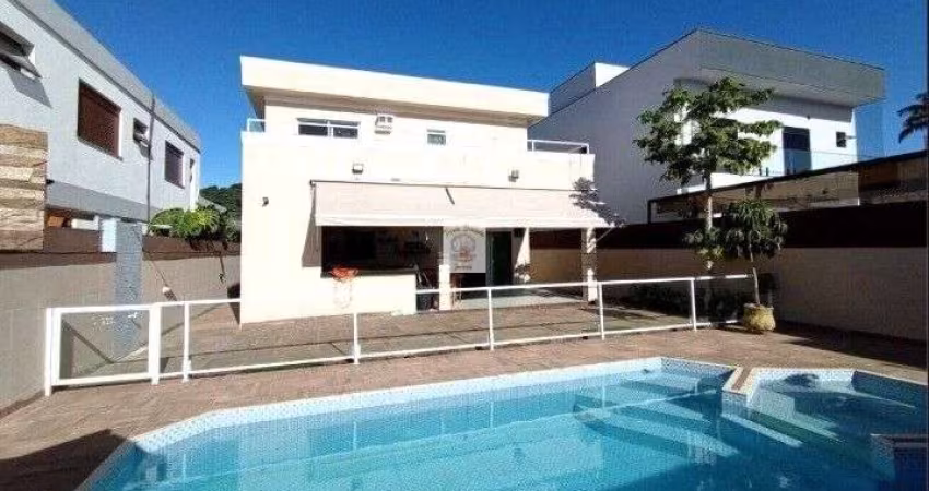 Casa à venda em Guarujá/SP
