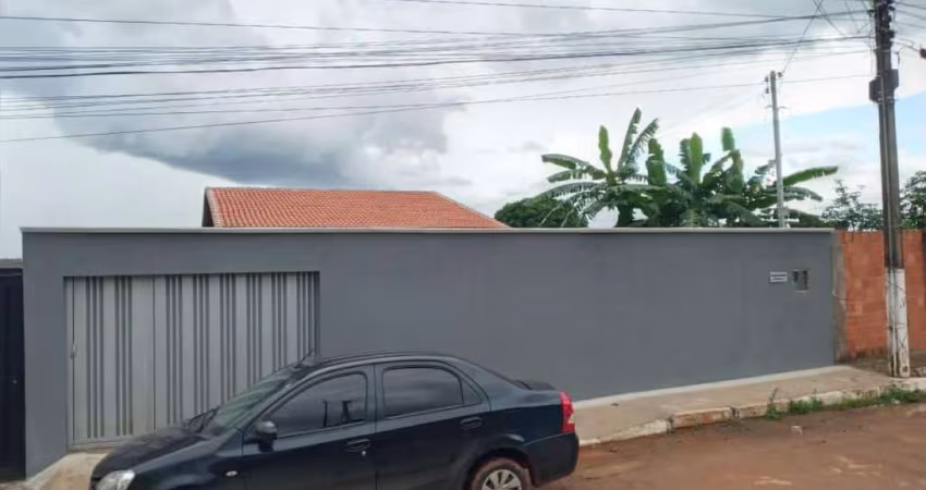 Espetacular casa à venda em Brasília-DF, Ceilândia: 4 quartos, 1 suíte, 2 salas, 2 banheiros, 8 vagas de garagem, 156 m²