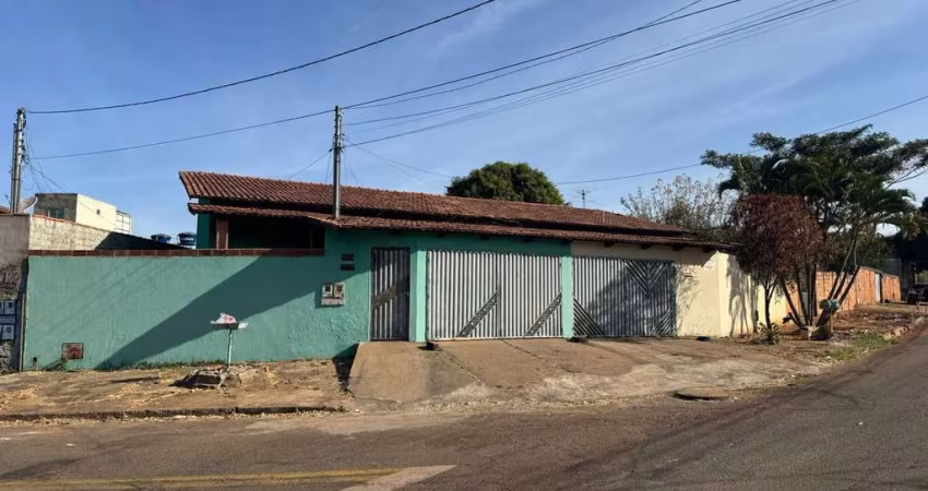 Imperdível oportunidade! Casa à venda em Goiânia-GO, Jardim Balneário Meia Ponte: 2 quartos, 1 suíte, 2 salas, 2 banheiros, 2 vagas, 111m².
