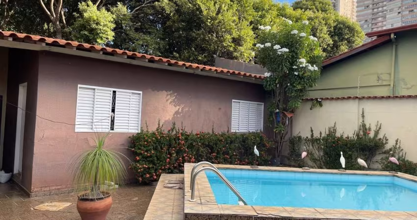 Casa à Venda no Setor Sul em Goiânia-GO! 3 Quartos, 1 Suíte, 3 Salas, 3 Banheiros, 3 Vagas, 308m². Imperdível!
