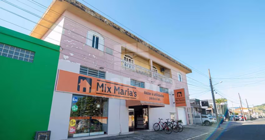 CASA COM SALA COMERCIAL EM CAPIVARI DE BAIXO