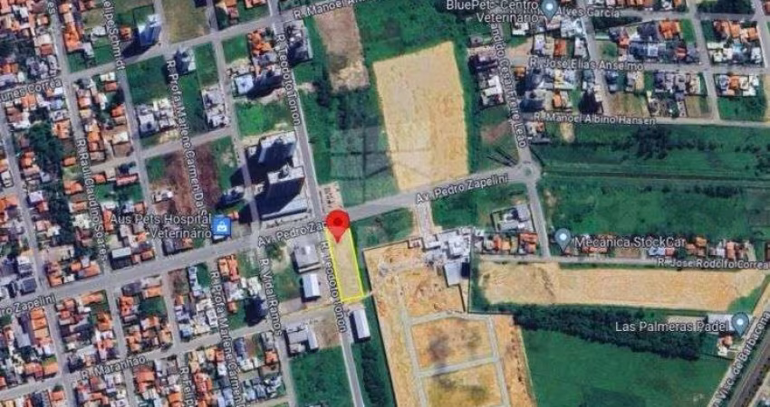 Terreno de esquina à venda na Rua Pedro Zapelini em Tubarão SC