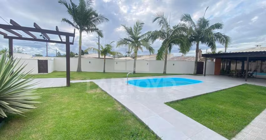CASA COM PISCINA E ESPAÇO GOURMET