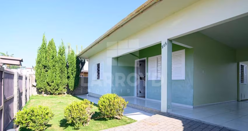 CASA COM EDÍCULA
