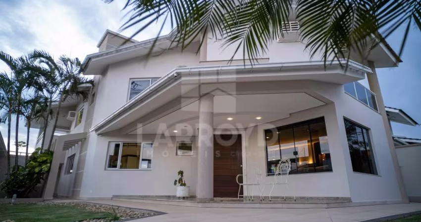 CASA COM PISCINA EM OFICINAS