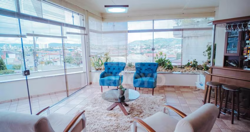 CASA COM SALA COMERCIAL