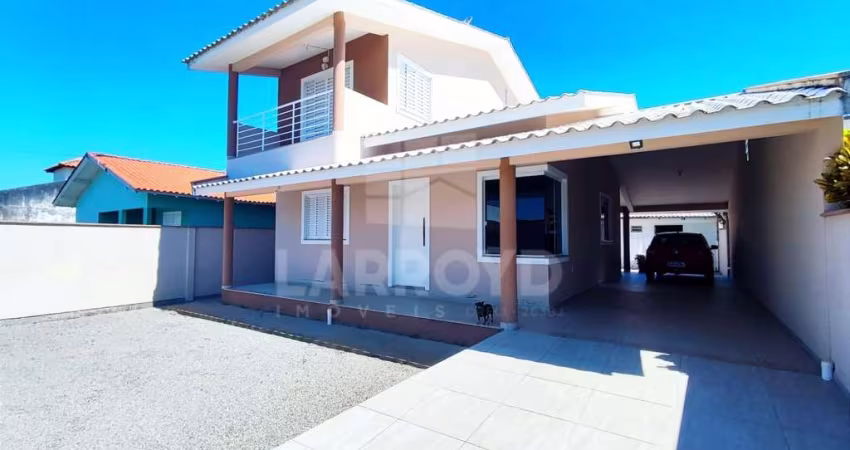 CASA COM EDICULA EM CAPIVARI