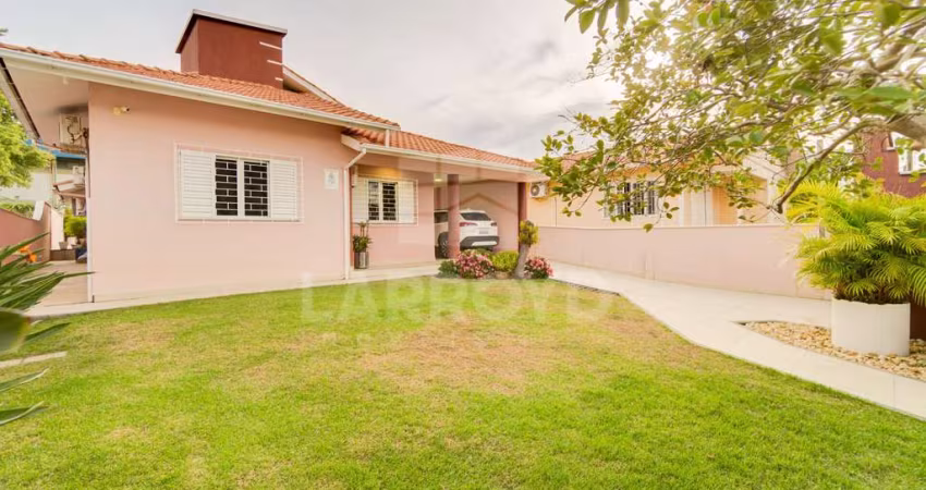 CASA COM PISCINA NO BAIRRO DEHON