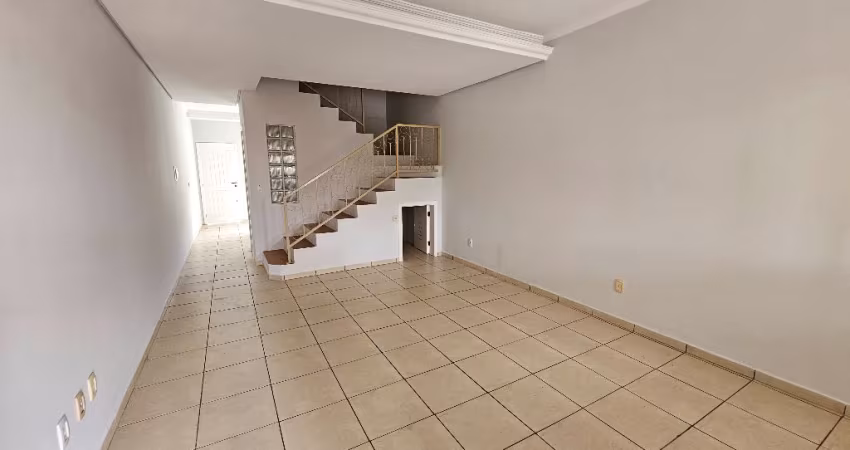Duplex 2 Dormitórios em Região de Moradores
