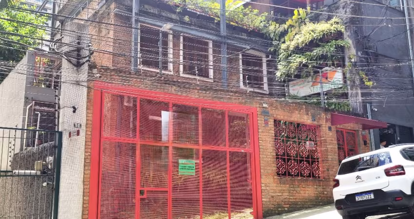 Aluga-se Prédio Comercial de 400m² no Jardins mobiliado