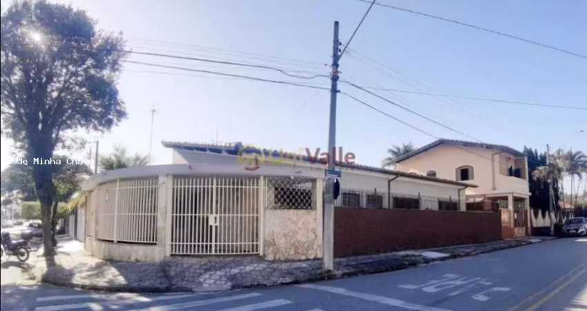 Casa + Sobrado a venda em Taubaté! Dois imóveis independentes!