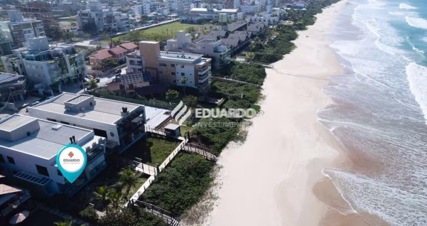 Apartamento á beira mar com 03 suítes à venda em Mariscal, Bombinhas - SC.
