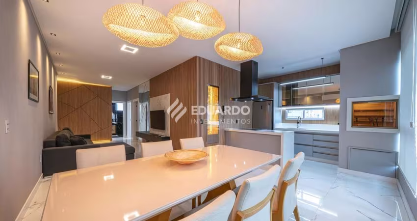 Apartamento finamente decorado à venda no Residencial Monsaraz em Bombinhas.