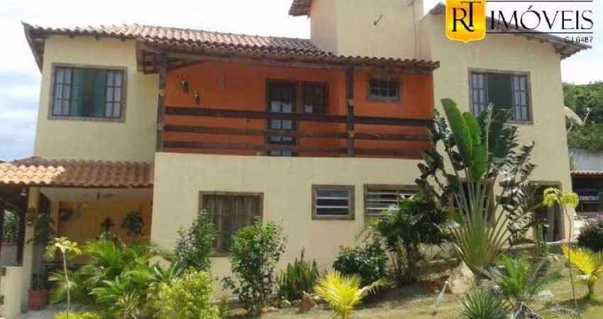 Ampla casa dúplex com piscina dentro condomínio!!!