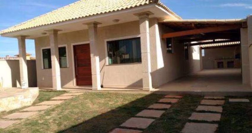 Linda Casa Mobiliada em Condomínio - Araruama