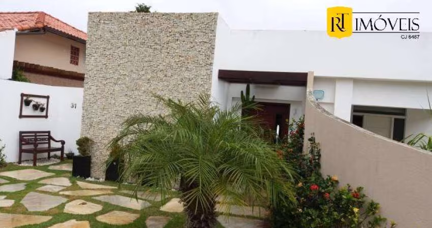 Linda casa em condomínio de alto padrão