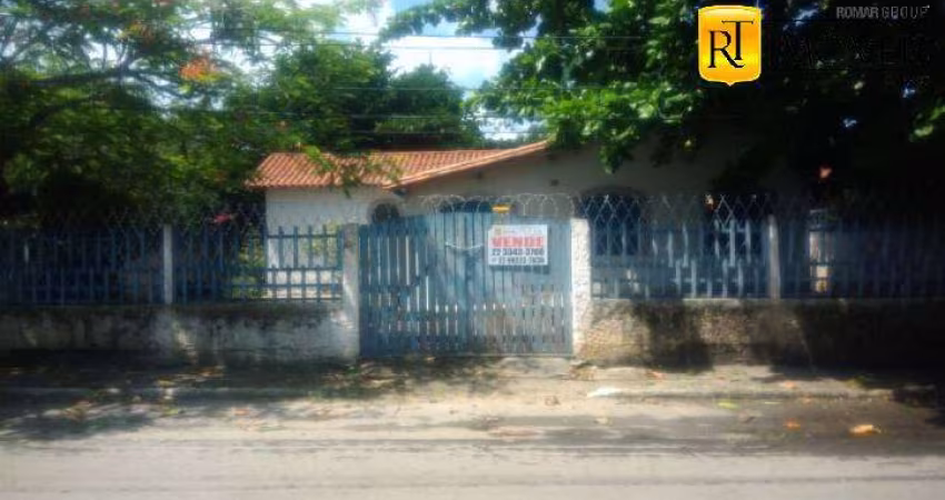 Casa com amplo espaço para investimento e lazer em local privilegiado