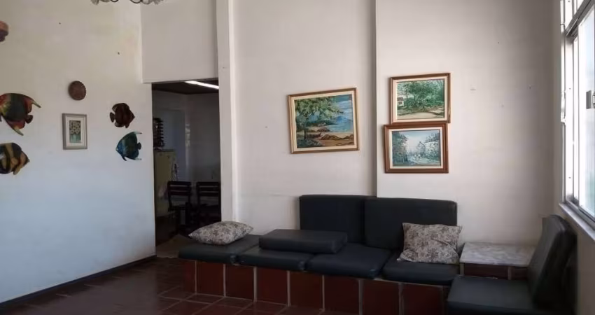 Apartamento com 3 quartos de frente para a Lagoa de Araruama